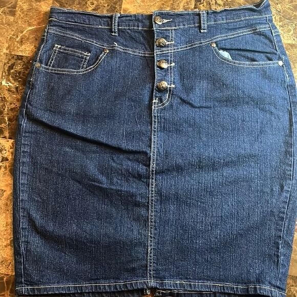 Jean Skirt  - Picture 1 of 2